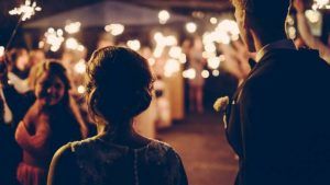 Какие украшения выбрать на празднование годовщины свадьбы красного дерева (27 лет)? Какие украшения выбрать на празднование годовщины свадьбы красного дерева (27 лет)?