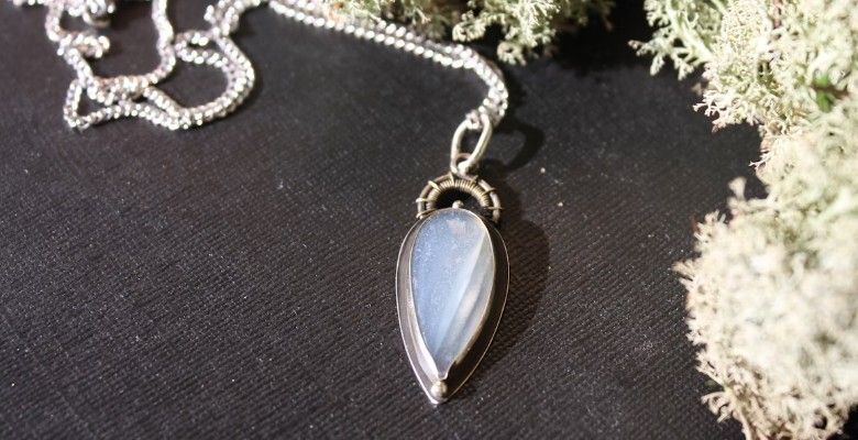 Какие украшения выбрать на празднование опаловой годовщины свадьбы (21 год)?