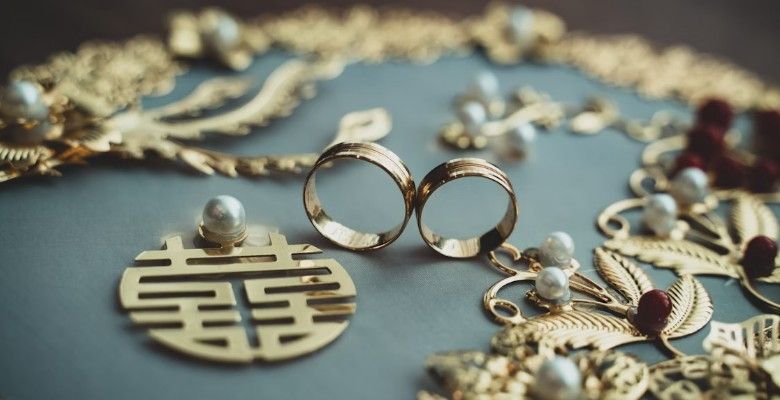 Какие украшения выбрать на празднование бронзовой годовщины свадьбы (22 года)?
