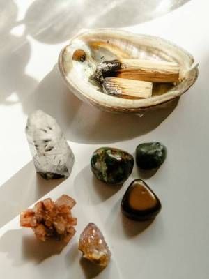 Ювелирные камни и минералы по дням недели