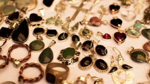 Какие украшения выбрать для празднования Нового года в кругу друзей и близких? Какие украшения выбрать для празднования Нового года в кругу друзей и близких?