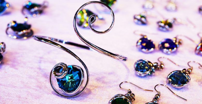 Лабрадорит и адуляр: сходства и отличия этих минералов