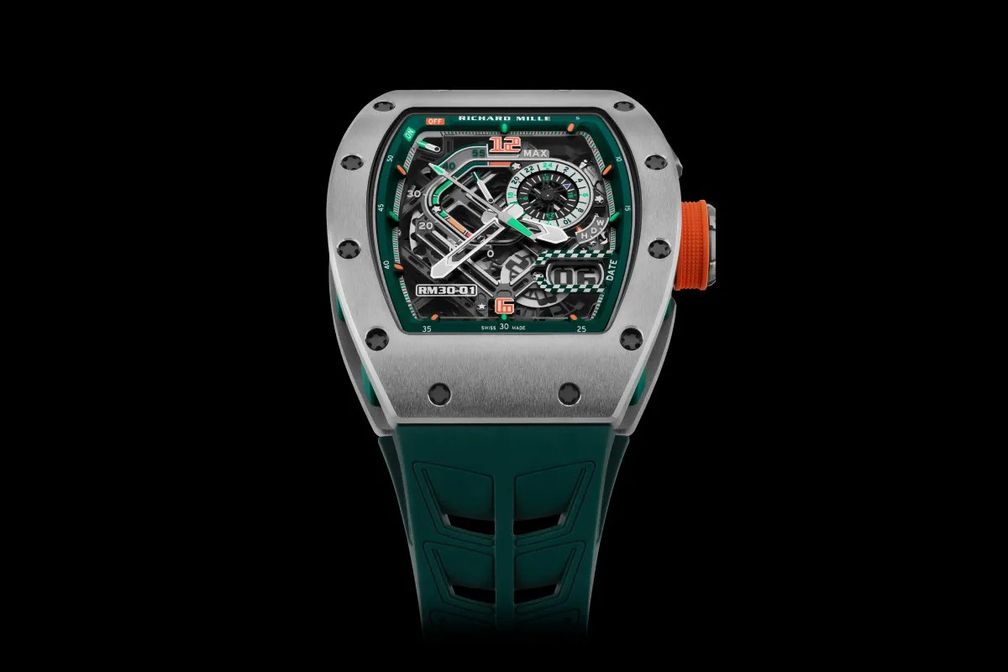 Модель RM 30-01, корпус с двумя титановыми безелями, обрамляющими зеленое кварцевое кольцо TPT®, каучуковый ремешок, лимитированная серия 150 экземпляров. Предоставлено Richard Mille