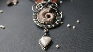 Какие украшения выбрать на празднование оловянной годовщины свадьбы (10 лет)? Какие украшения выбрать на празднование оловянной годовщины свадьбы (10 лет)?