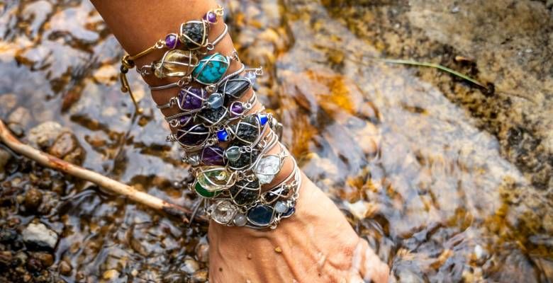 Камни июля: талисманы месяца и их магия