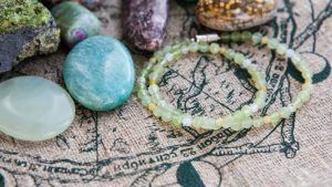 Камни по месяцу рождения: как правильно выбрать?