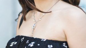 Какие украшения выбрать на празднование лавандовой годовщины свадьбы (46 лет)?