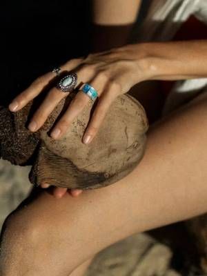 Камни августа