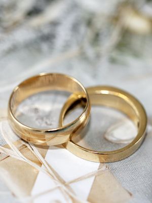 Какие украшения выбрать на празднование кружевной годовщины свадьбы