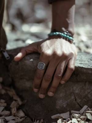 Камни августа