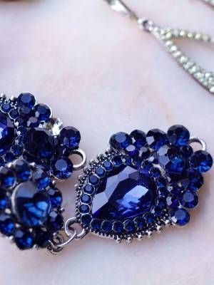 Какие украшения выбрать на празднование сапфировой годовщины свадьбы