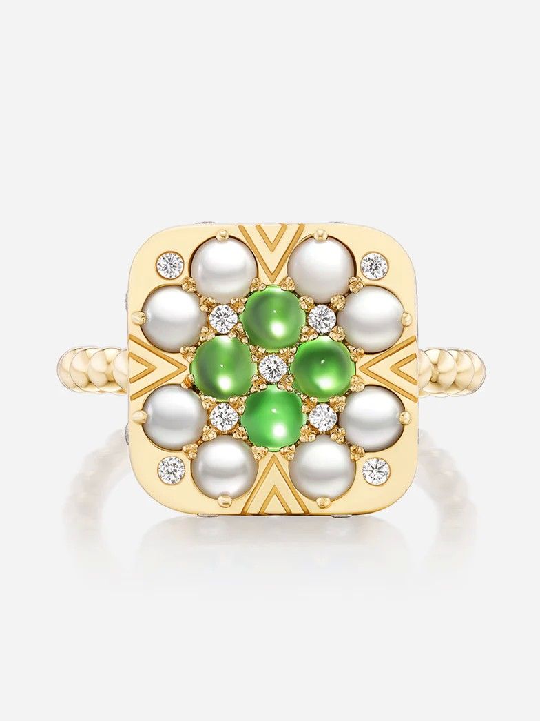 Мини-кольцо Dorothy из коллекции Granny Squares от Harwell Godfrey из 18-каратного желтого золота с жемчугом, цаворитами и бриллиантами 