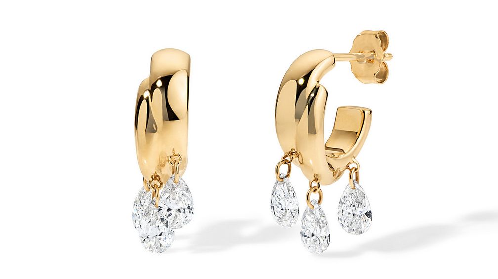 Серьги-кольца Twisted из 14-каратного желтого золота с выращенными в лаборатории бриллиантами общим весом 0,28 карата, которые были просверлены и соединены звеньями 