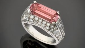 Бесценный розовый бриллиант за $ 2,6 млн годами принимали за розовый кварц