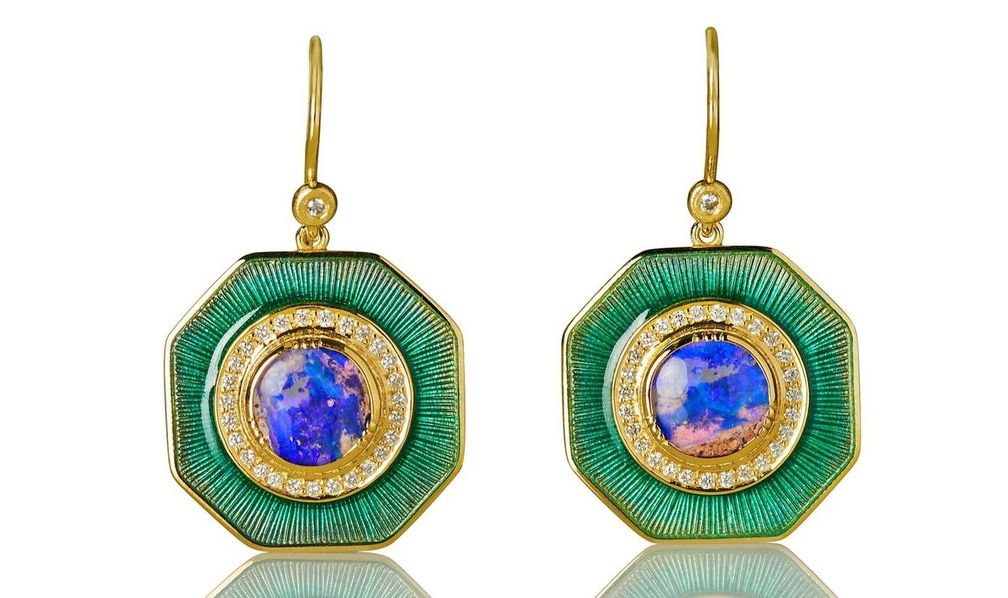 Серьги Galaxy из 18-каратного желтого золота с зеленой эмалью, двумя опалами 3,01 карата и бриллиантами