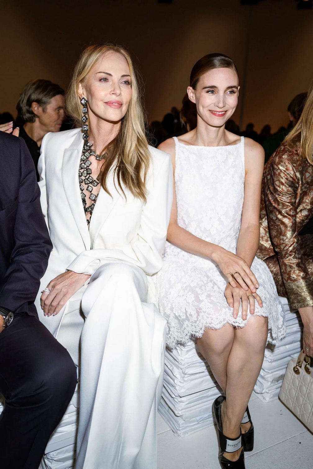 Шарлиз Терон на показе Givenchy весна/лето – 2026