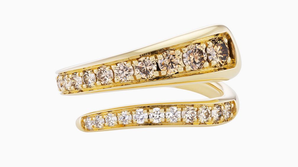 Кольцо Champagne Ombré с коричневыми и белыми бриллиантами в оправе из 18-каратного желтого золота