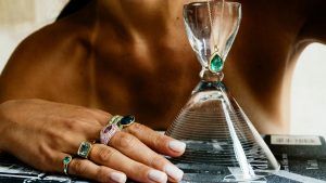 Бренд Eriness размышляет о жизни в коллекции One of One