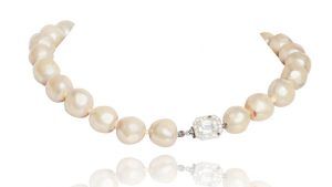 Украшения Жаклин Кеннеди на аукционе предметов роскоши Bonhams в Лондоне Украшения Жаклин Кеннеди на аукционе предметов роскоши Bonhams в Лондоне