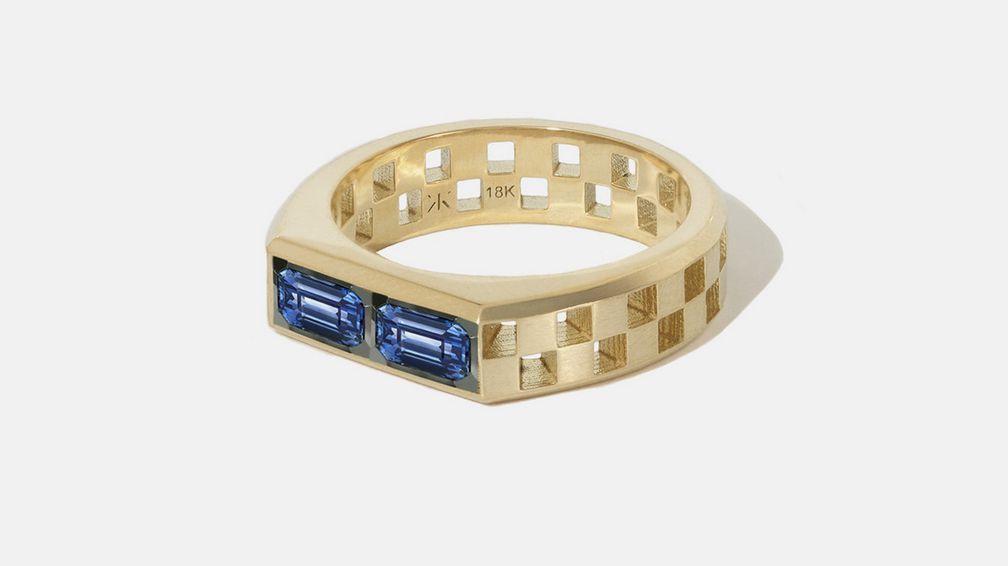 Кольцо с печаткой Anerise с двумя сапфирами багетной огранки в 18-каратном желтом золоте 