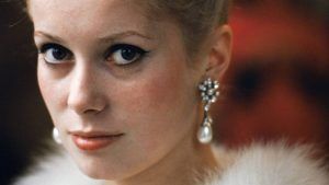 Необыкновенная коллекция украшений Катрин Денев Необыкновенная коллекция украшений Катрин Денев