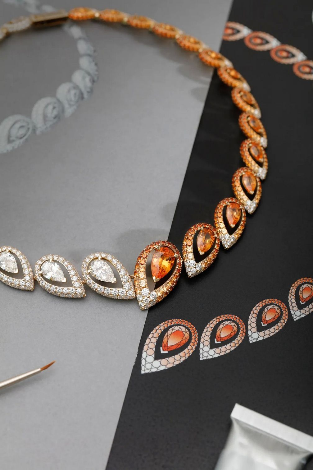 Колье Hypnotic из коллекции высокого ювелирного искусства Messika