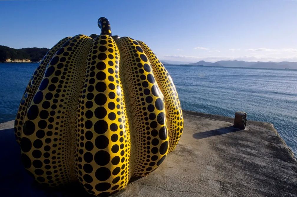 «Тыква» художницы Яёи Кусамы «Тыква» художницы Яёи Кусамы