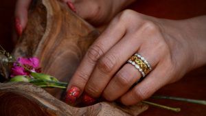 Можно ли использовать помолвочное кольцо в качестве обручального?