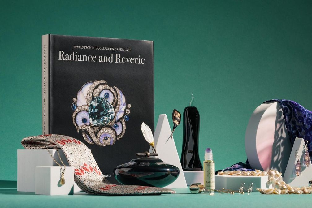 Каталог выставки «Сияние и мечтательность: драгоценности из коллекции Нила Лейна» (Radiance and Reverie: Jewels from the Collection of Neil Lane)
