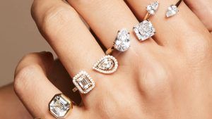 Помолвочное кольцо с двумя камнями: Одна любовь, две души Помолвочное кольцо с двумя камнями: Одна любовь, две души