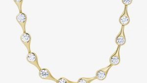 Свадебная коллекция, изготовленная из золота из старых ноутбуков