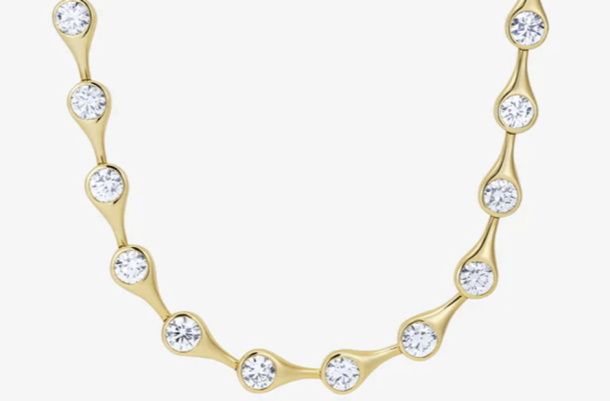 Свадебная коллекция, изготовленная из золота из старых ноутбуков