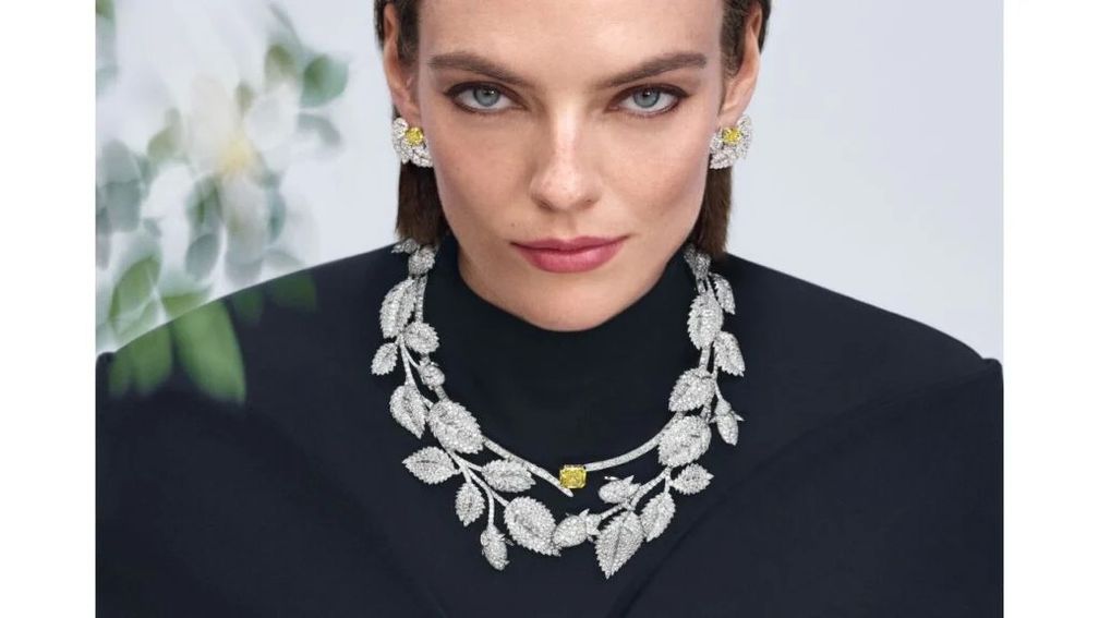 Парюра Wild Rose из коллекции Jewels by Nature с желтыми и белыми бриллиантами в белом золоте 