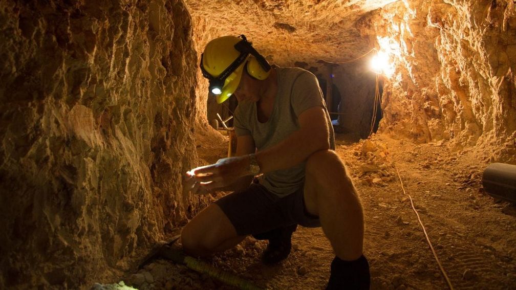 Шахтеры Black Opal Direct находят опалы в австралийской шахте 