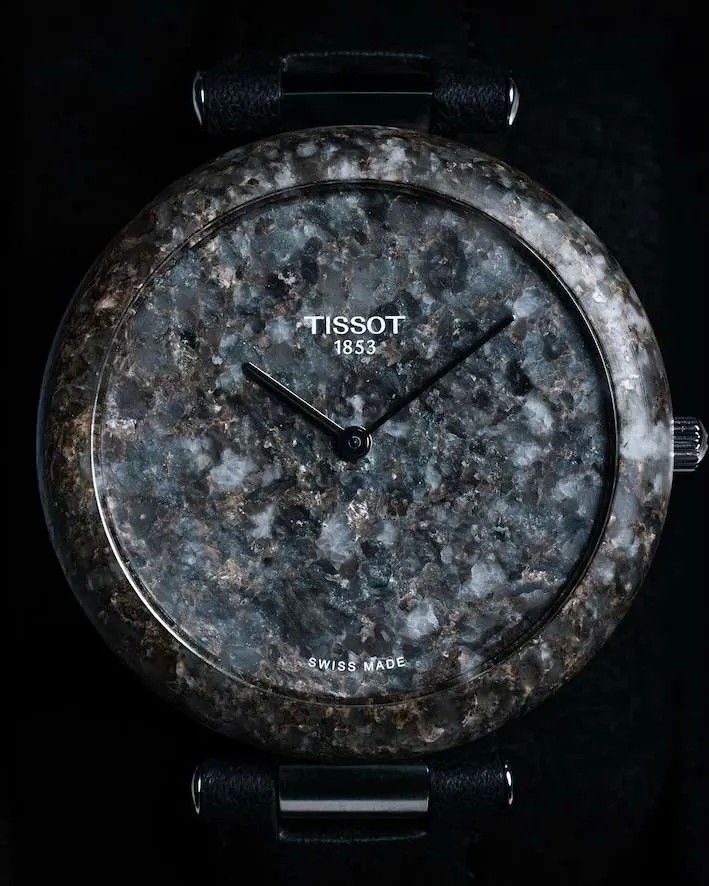 Часы Tissot RockWatch 2025 года Часы Tissot RockWatch 2025 года