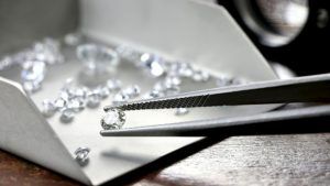 Торговля полированными бриллиантами в Антверпене восстанавливается