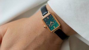 Украшения для стоматологов: стандартные и необычные идеи