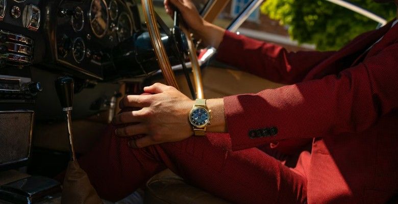 Украшения для автомобилистов и любителей порулить: стандартные и необычные идеи