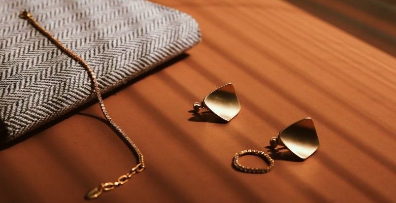 Украшения для юристов и судей: стандартные и необычные идеи