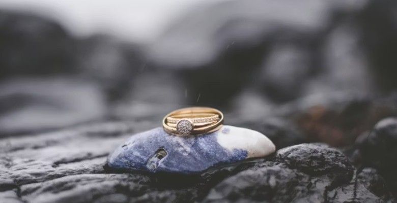 Украшения для любителей гор и альпинистов: стандартные и необычные идеи