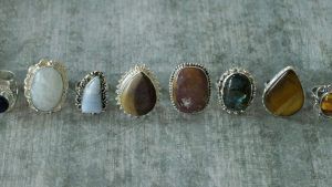 Какие украшения выбрать на празднование земляной годовщины свадьбы (41 год)?