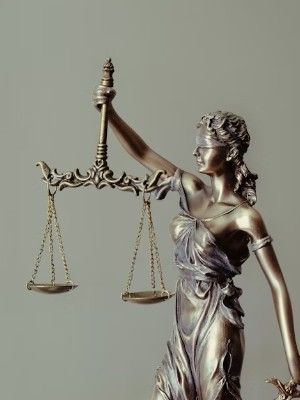 Украшения для юристов и судей