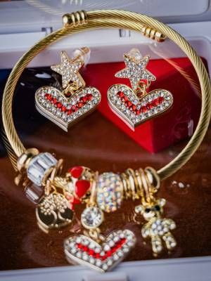 Какие украшения выбрать для празднования Дня Святого Валентина