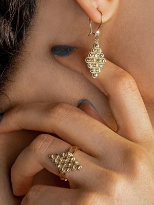 Украшения по гороскопу цветов