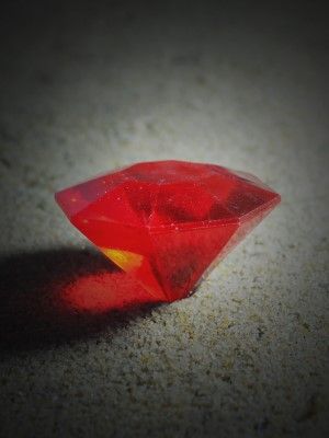 Какие украшения выбрать на празднование рубиновой годовщины свадьбы