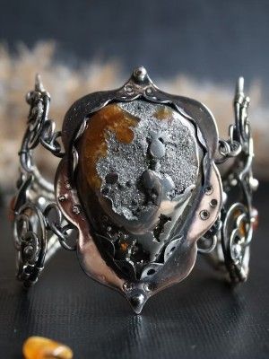 Украшения для астрономов и любителей космоса