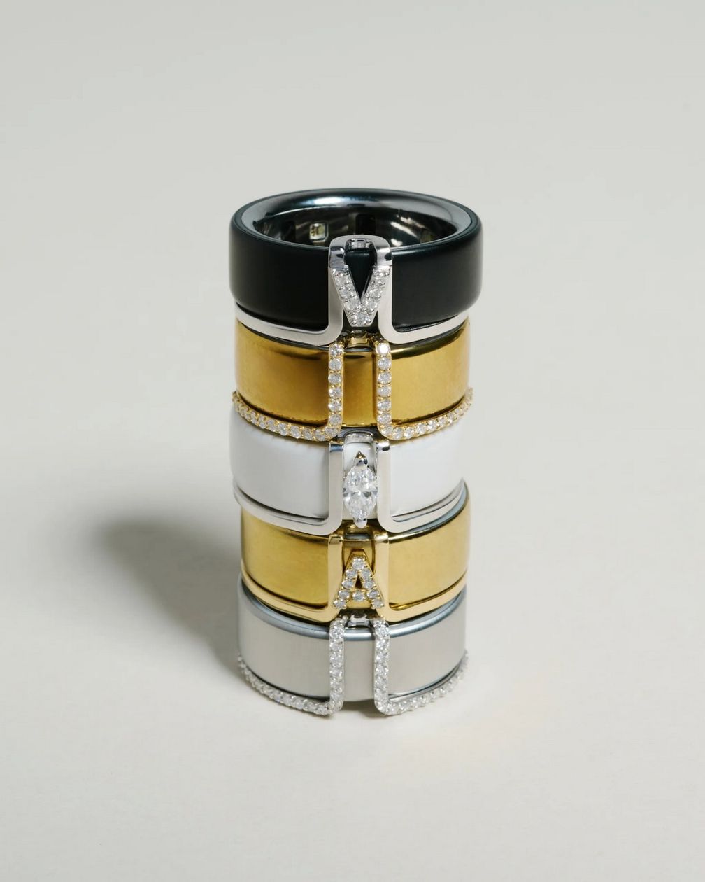 Дизайн кольца Lil Cover от Lil Milan