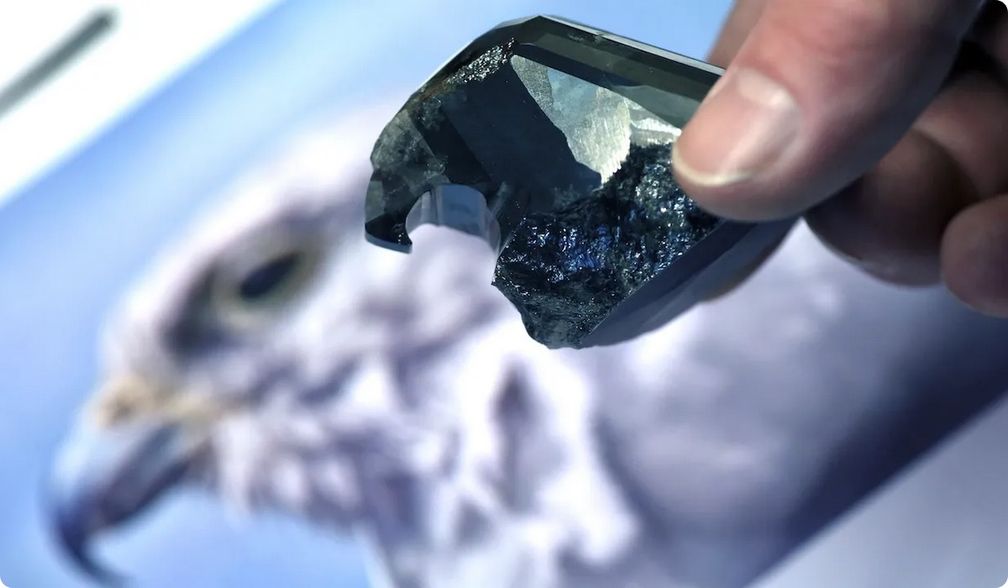 Бриллиант «Черный сокол» возрастом три миллиарда лет
