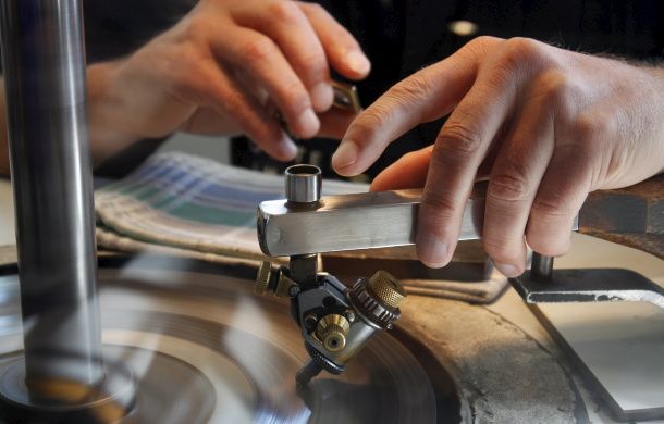 Экспорт бриллиантов из Индии резко сократился в октябре