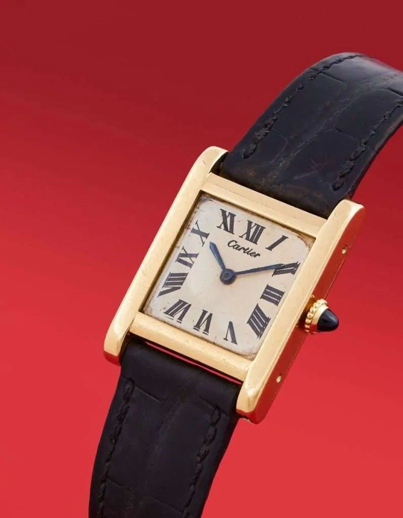 Еще одна модель часов Tank от Cartier London, выставленная на аукцион Dreweatts, оценивается в 10 000–15 000 фунтов стерлингов